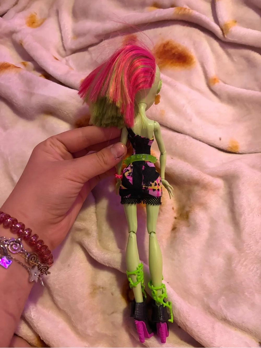 monster high green and pink doll with black outfit - Venus Flytrap